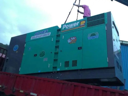 屯昌柴油发电机组转速不稳定时，如何对发动机进行维护？